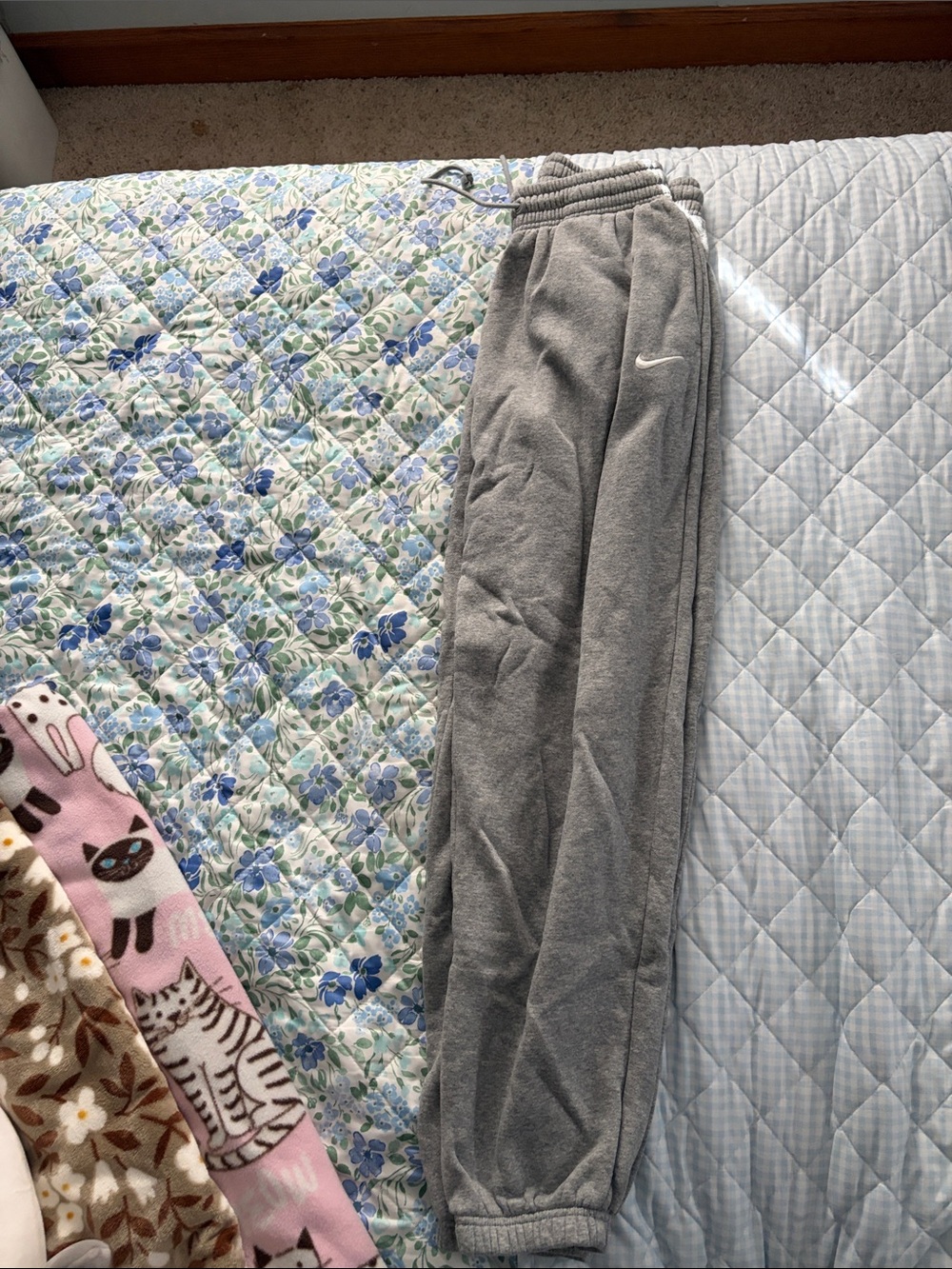 Nike Kids Gray Elastic Cuff Sweatpants